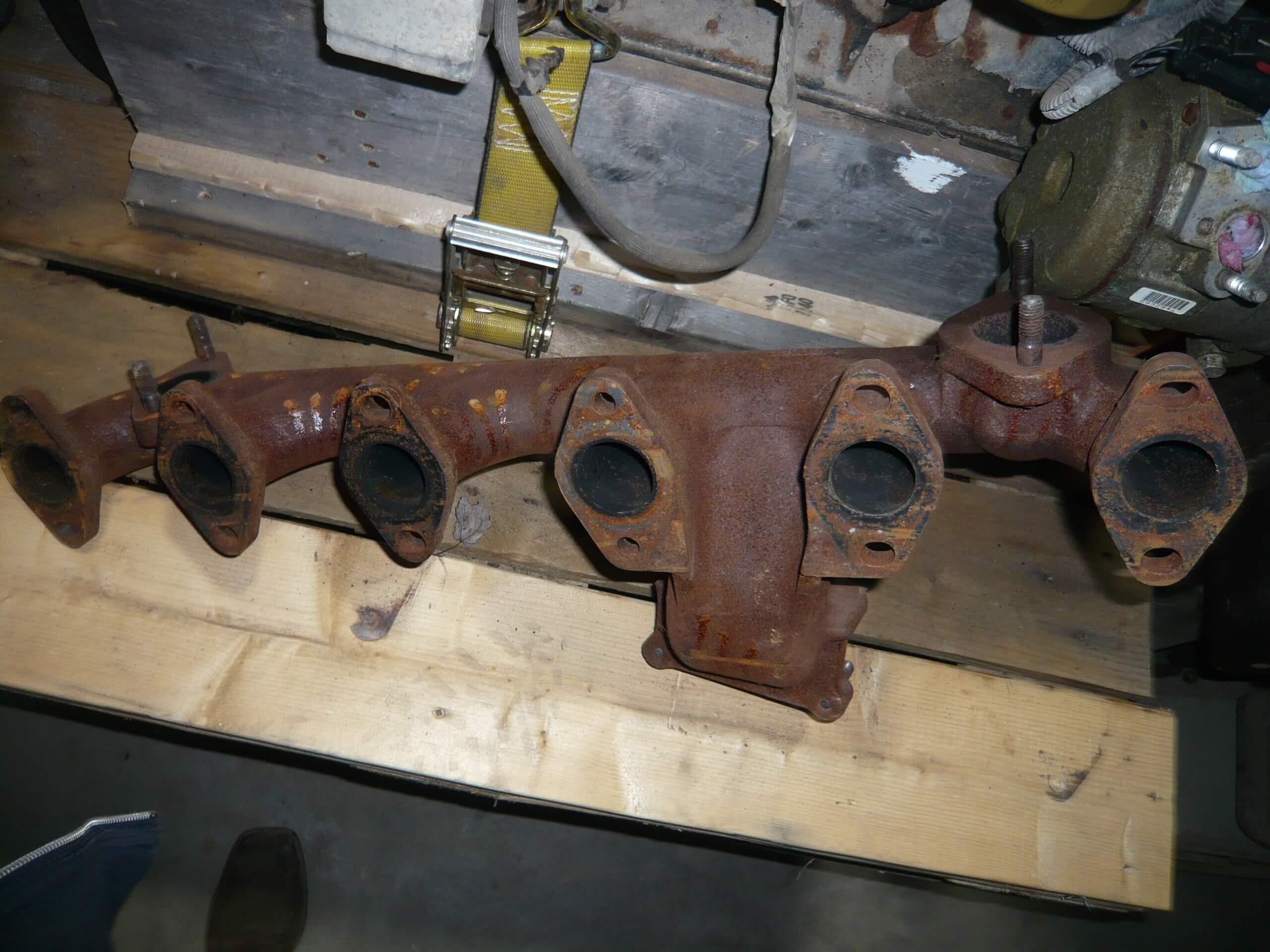 6 7l exhaust manifold 2500 3500 2019 2024 used one stop